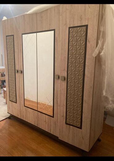 Ev üçün digər mebel: İşlənmiş, Açılan, 4 qapılı Düz dolab, Dolab-asılqan