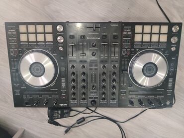 Kontrollerlər: Pioneer Serato DJ-lə işləmək üçün nəzərdə tutulmuş DJ kontrolleri lalafo.az -da Kontrollerlər: Pioneer Serato DJ-lə işləmək üçün nəzərdə tutulmuş DJ kontrolleri