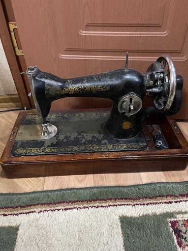 антиквариат швейная машинка: Швейная машина Полуавтомат
