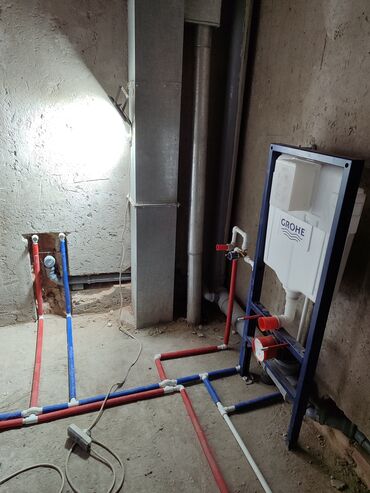 Монтаж и замена сантехники: Монтаж и замена сантехники Больше 6 лет опыта — 14