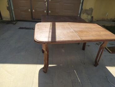 kamp stolu: Qonaq masası, İşlənmiş, Açılan, Dördbucaq masa