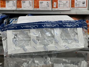 флипчарты магнитно маркерная с дополнительными планками: Рамки для модульных выключателей и розеток Vision (тройные) - Бренд