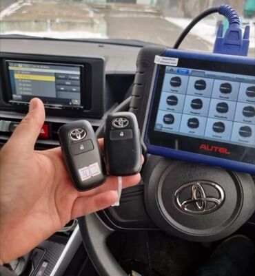 СТО, ремонт транспорта: Вскрытие автомобиля  Открыть машину  Вскрытие капота автомобиля