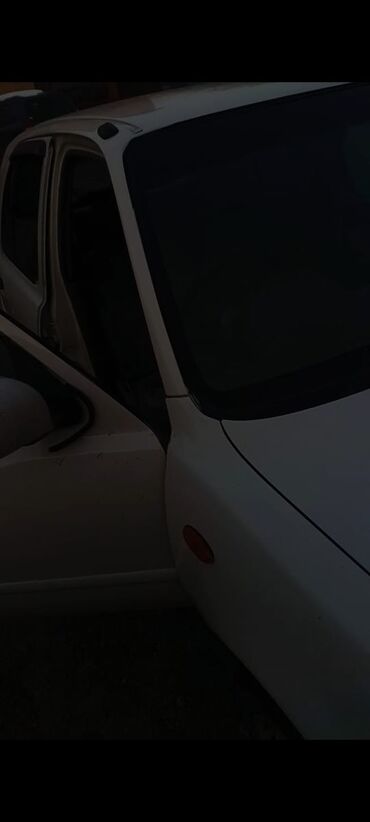 Nissan: Nissan March: 2000 г., Автомат, Бензин, Хэтчбэк — 7