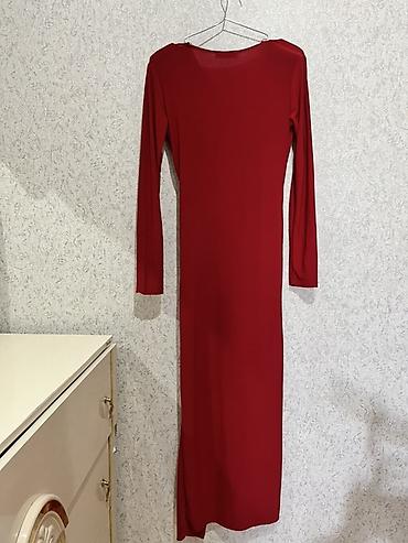 ziyafet donu s: Qırmızı rəngli uzun ziyafət donu - Model: Uzun, bədənə oturan kəsim - — 2