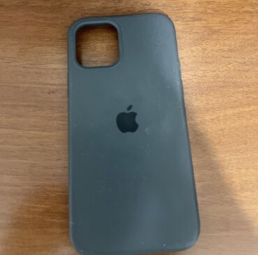 Чехлы: Черный силиконовый чехол для iPhone с логотипом Apple. Практичный