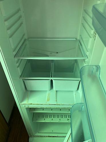реф термо: Холодильник Indesit, Б/у, Двухкамерный, De frost (капельный) — 5