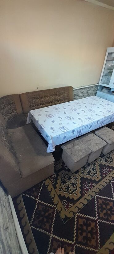 мебели буу: Угловой диван, цвет - Коричневый, Б/у