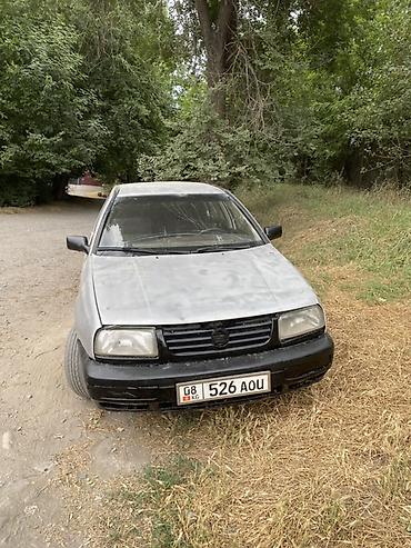 буксиры: Volkswagen Vento: 1994 г., 1.6 л, Механика, Бензин, Седан — 2