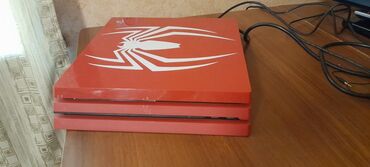 PS4 (Sony Playstation 4): Playstation 4 pro LIMITED EDITION SPIDERMAN. Bakida tapilmayan konsol