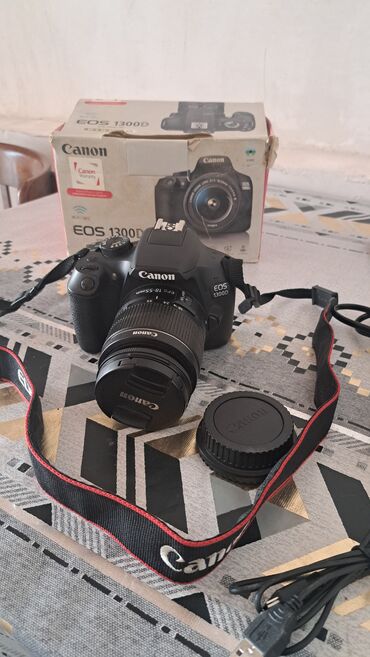 Fotokameralar: Canon EOS 1300D DSLR fotoaparat dəsti Xüsusiyyətlər: - Korpus: Canon — 10