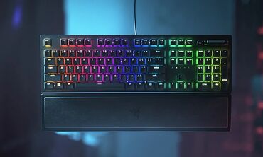 Klaviaturalar: Razer Blackwidow v3 ( green switch)