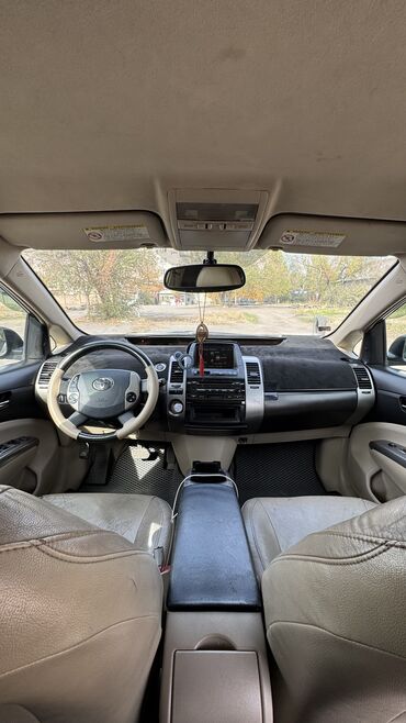 Toyota: Toyota Prius: 2005 г., Гибрид — 12