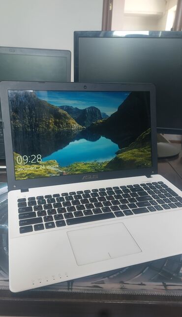 оперативная память ddr2 sdram: Ноутбук, Asus, 4 ГБ ОЗУ, Intel Celeron, 15.4 ", Б/у, Для несложных задач, память SSD