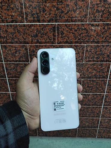 Samsung Galaxy A56 256gb Вьетнам в идеальном состоянии без царапины