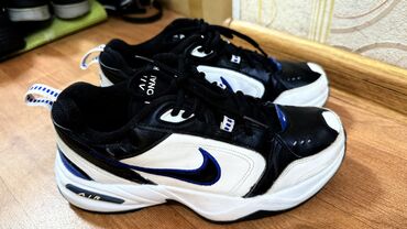 Кроссовки и спортивная обувь: Мужские кроссовки, 42, Nike, Б/у, Самовывоз