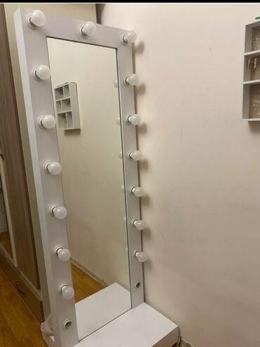 Mətbəx mebeli: Ağ rəngdə olan mətbəx mebeli dəsti. Qaz plitəsi və aspirator üçün — 28