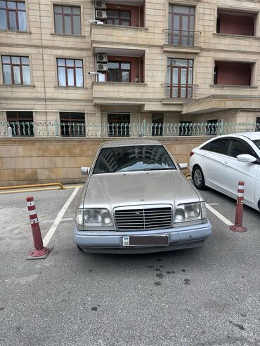 mercedes yağları: Mercedes-Benz E 220: 2.2 л | 1993 г. Седан