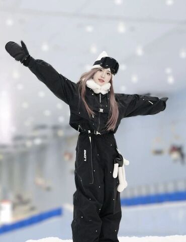 лыжные перчатки: Женский лыжный комбинезон 🖤 Есть мини торг) - Цвет: черный с мелкими