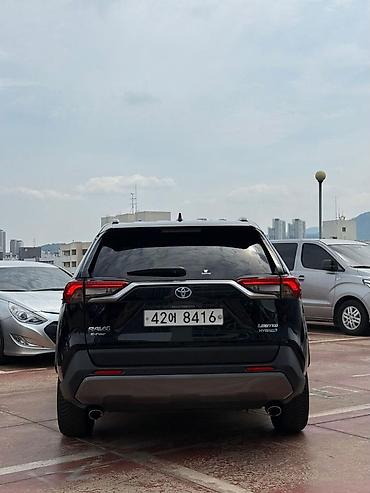 Toyota: Toyota RAV4: 2019 г., Гибрид, Кроссовер — 2