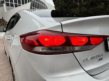 domkrat satisi: Hyundai Elantra: 0.2 l | 2018 il Sedan — 4