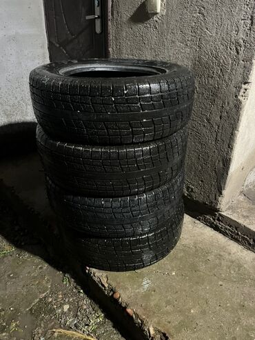 портативный насос для шин: R17 65 245
 Комплект из 4 автомобильных шин без дисков