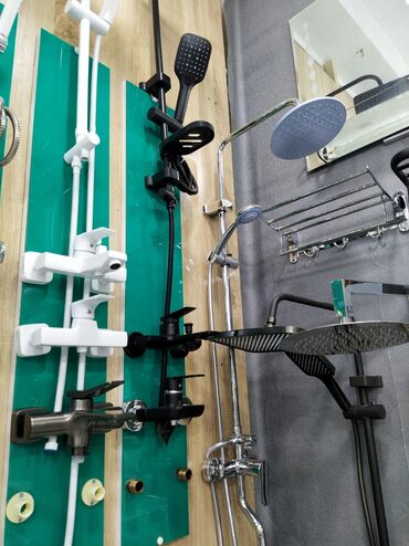 hamam tuş: Bu kolleksiya vanna otaqları üçün müxtəlif duş sistemləri və kranları