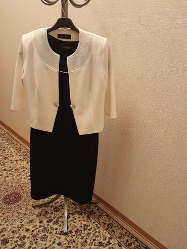 Kokteyl donlar: Новое платье (темно-синего цвета) с пиджаком. Размер 46-48. Рукав три — 6