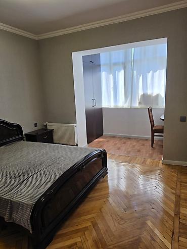 1 otaql: Nerimanov rayonu Tehsil Nazirliyinin yaninda 5mertebeli binanin 5ci — 8