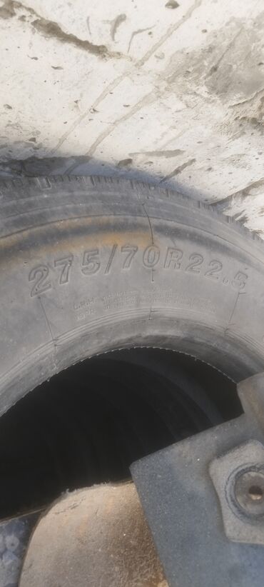 Шины: Продаю 4 колеса 275/75R22.5 прошу за все 30 000 сом есть не большой