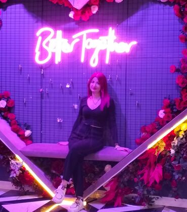 Satış məsləhətçiləri: Madel İş axtariram Mağazada paltar reklami ederem canlı acib Boy 168 — 8