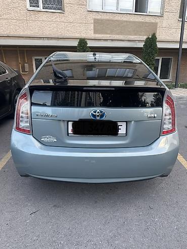экономия бензин: Toyota Prius: 2014 г., 1.8 л, Вариатор, Гибрид, Хэтчбэк — 3