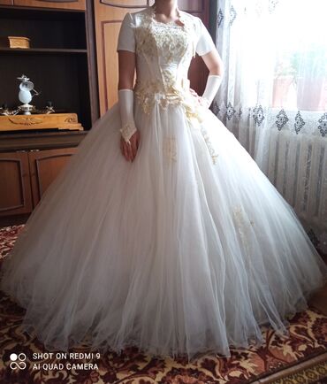 свадебный платье украинский: Платье в отличном состоянии. только требуется хим чистка