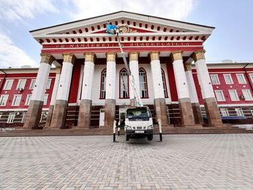 электромонтаж услуги: Услуги автогидроподъёмника (автовышки) Isuzu - Работы на высоте