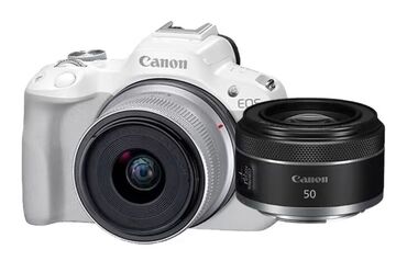 фотоаппарат с видеокамерой: Беззеркальная камера Canon EOS R50 белого цвета, оснащенная