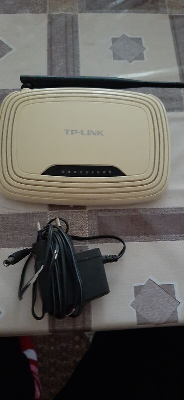 Modemlər və şəbəkə avadanlıqları: TP-LINK AZ iwlenib. Hec bir problemi yoxdur