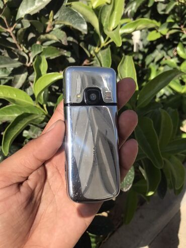 Nokia: Nokia 6700 Slide, < 2 GB Memory Capacity, Düyməli