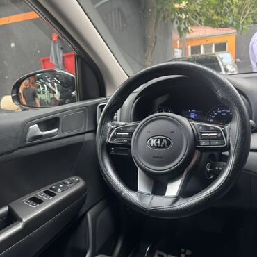 Kia: Kia Sportage: 2 l | 2018 il Krossover — 7