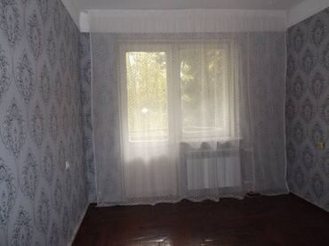 Ofislər: Xətai metrosuna yaxin 7 mertebeli binanın 2-ci mərtəbəsində yerləşən — 10