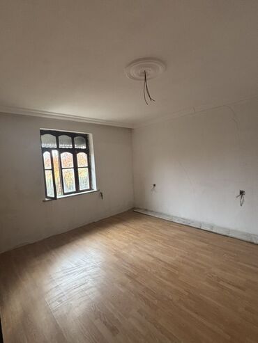 Həyət evləri və villaların satışı: Satılır: kfkir daşından tikilmiş 1 mərtəbəli fərdi yaşayış evi - — 9