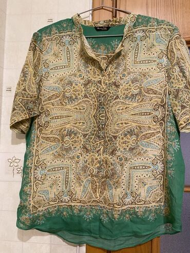 kapsonkali koynekler: Massimo Dutti köynək - Qısaqol, yüngül parça - Yaşıl fon üzərində