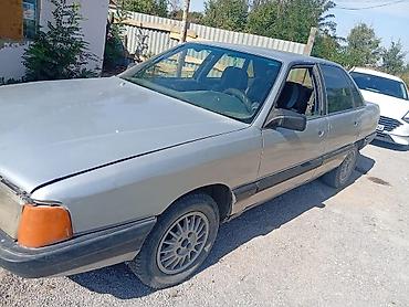 audi б 4: Audi 100: 1988 г., Механика, Седан — 5