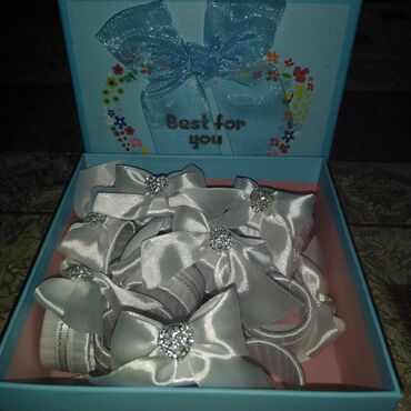 Svadbena oprema: Cvetna traka za kosu sa velom, idealna za posebne prilike. Traka je — 18