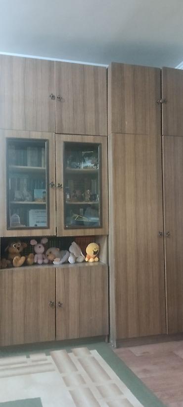 зеркало с комодом: Стенка модульная советского типа из ламинированной ДСП под дерево. - — 1