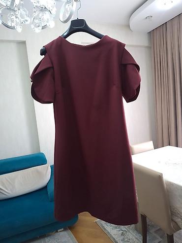 mango canta: Bordo rəngli qadın paltarı - Model: Dizdən yuxarı uzunluqda, düz — 1