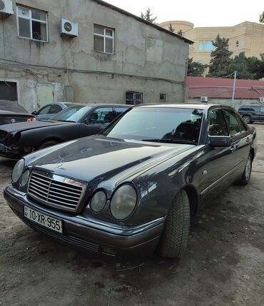 ayliq 300 azn masin: Mercedes-Benz 300: 3 l | 1996 il Sedan