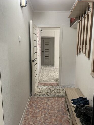 продаю квартиру 1 комн: 3 бөлмө, 58 кв. м, 104-серия, 2 кабат, Евроремонт