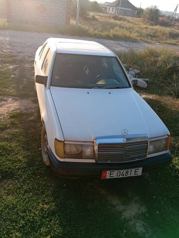 мерседес w210 миллениум: Белый седан Mercedes-Benz E-Class с классическим дизайном кузова