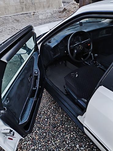 полик 5 д: Audi 80: 1992 г., 2 л, Механика, Бензин, Седан — 7