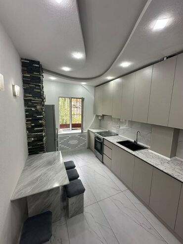 Продажа домов: 3 комнаты, 70 м², 105 серия, 3 этаж, Евроремонт